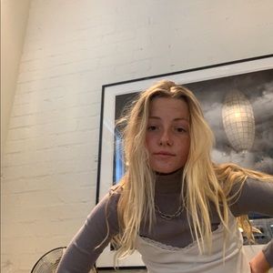 Meet your Posher, Flora